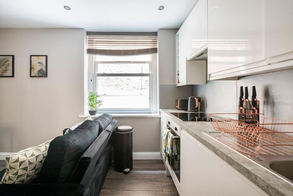 Beautiful Brighton Apartment, 5Min Walk To Beach Bagian luar foto