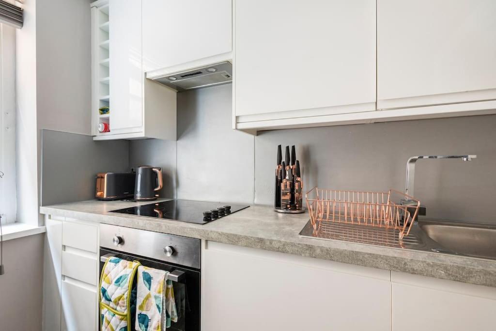 Beautiful Brighton Apartment, 5Min Walk To Beach Bagian luar foto