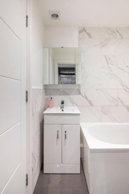 Beautiful Brighton Apartment, 5Min Walk To Beach Bagian luar foto